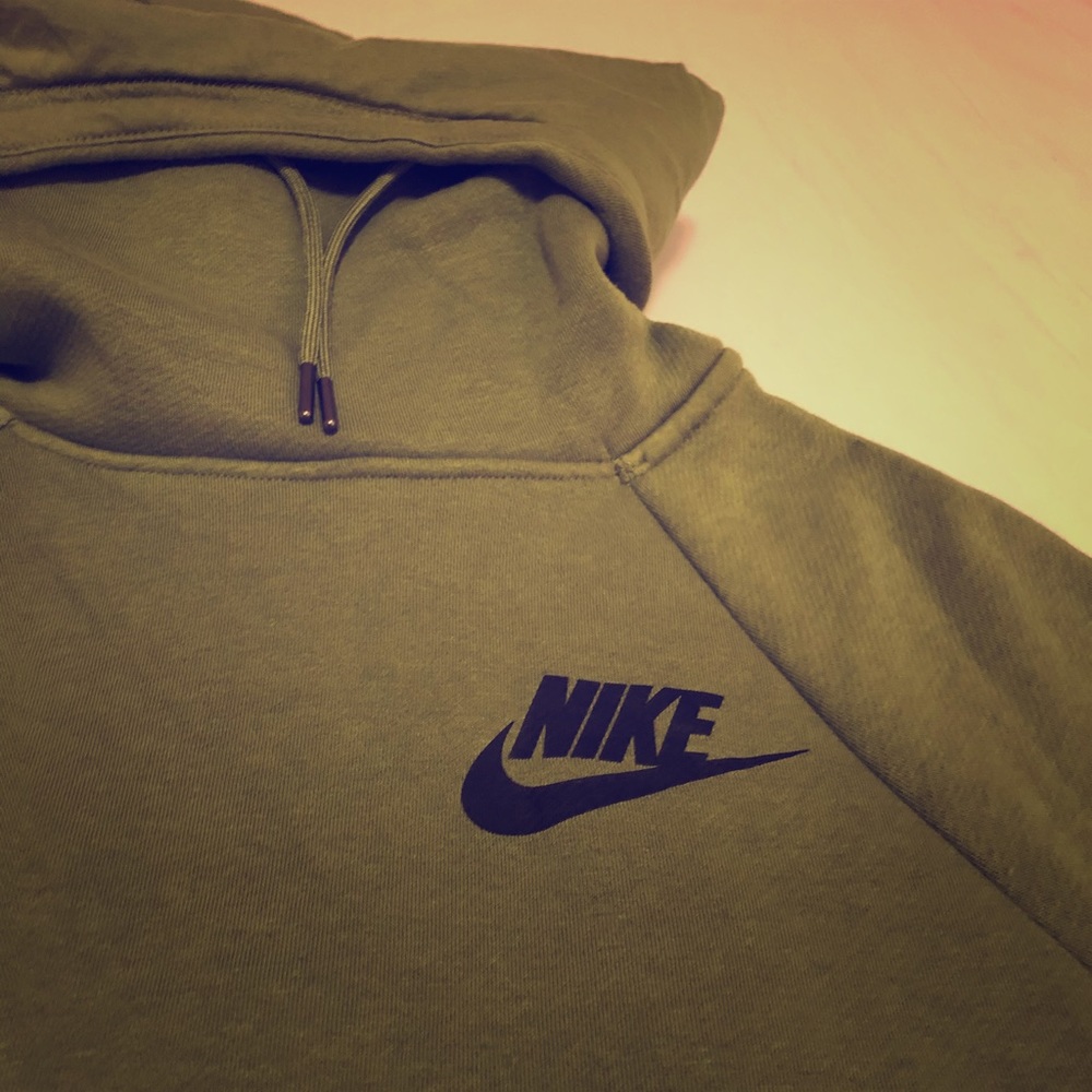 Women’s Nike sweatshirt cozy, comfortable